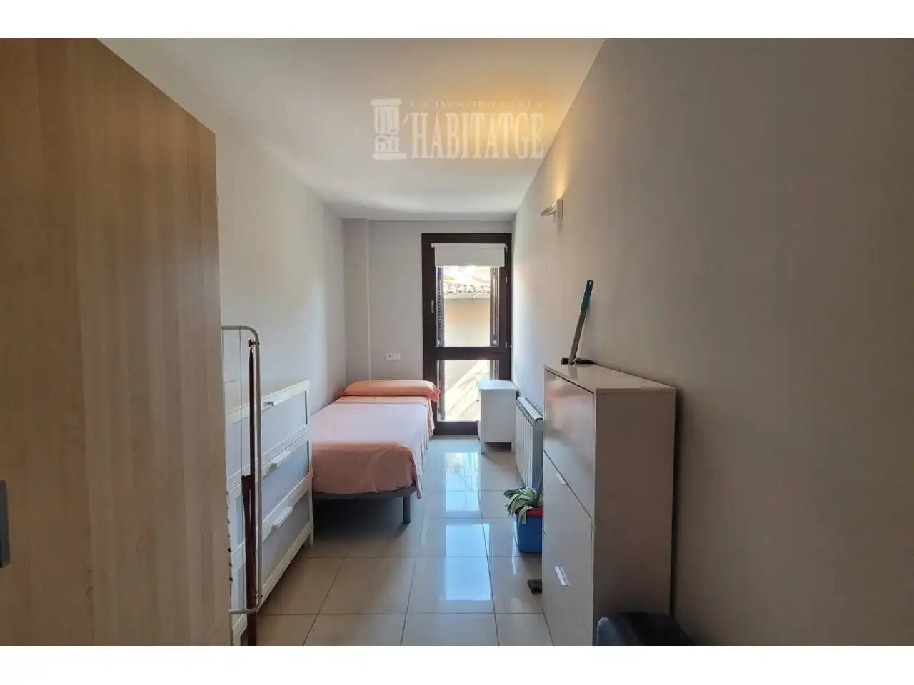 Schlafzimmer von Wohnung zum Verkauf in Vic mit Klimaanlage, Heizung und Balkon