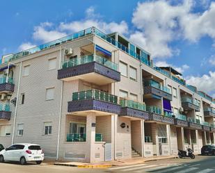 Vista exterior de Apartament en venda en Rafelbuñol / Rafelbunyol amb Aire condicionat, Terrassa i Balcó