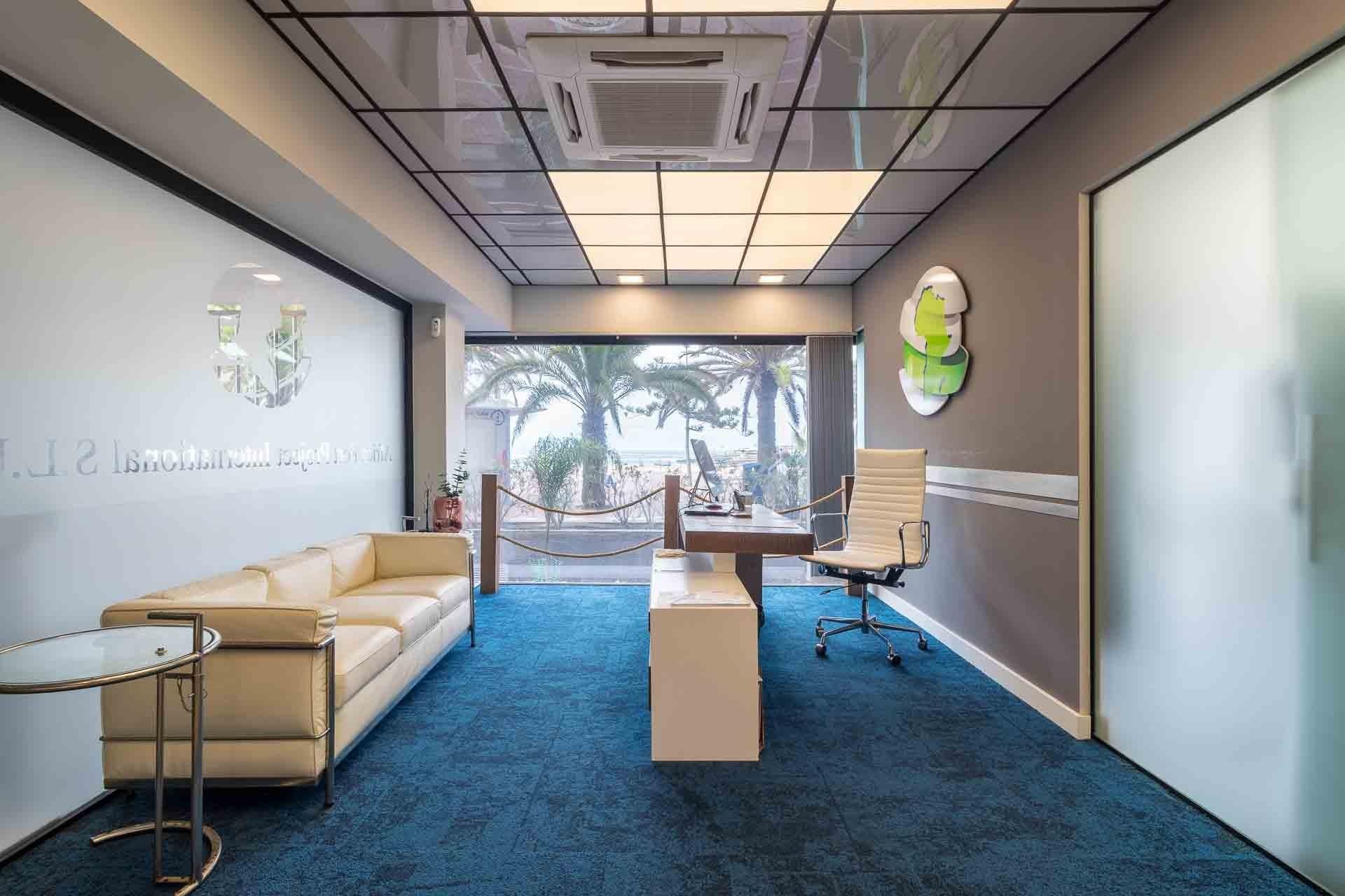 Office for sale in Las Palmas de Gran Canaria  with Air Conditioner