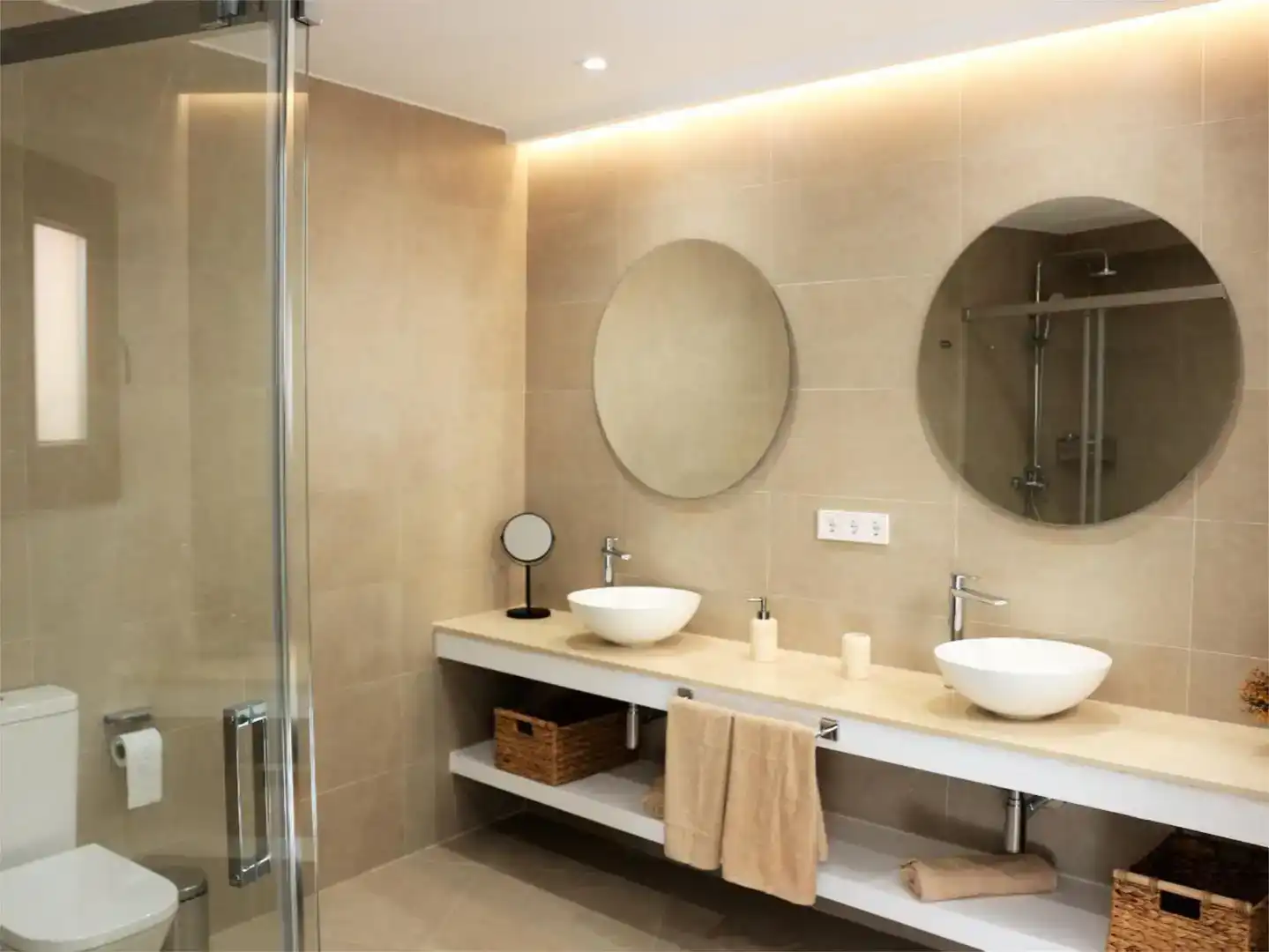 Bathroom of Detached homes for rent in Santa Eugènia  with Air Conditioner and Furnished