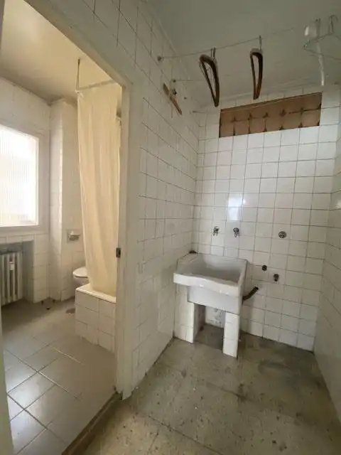Baño de Piso en venta en Oviedo  con Calefacción, Terraza y Trastero