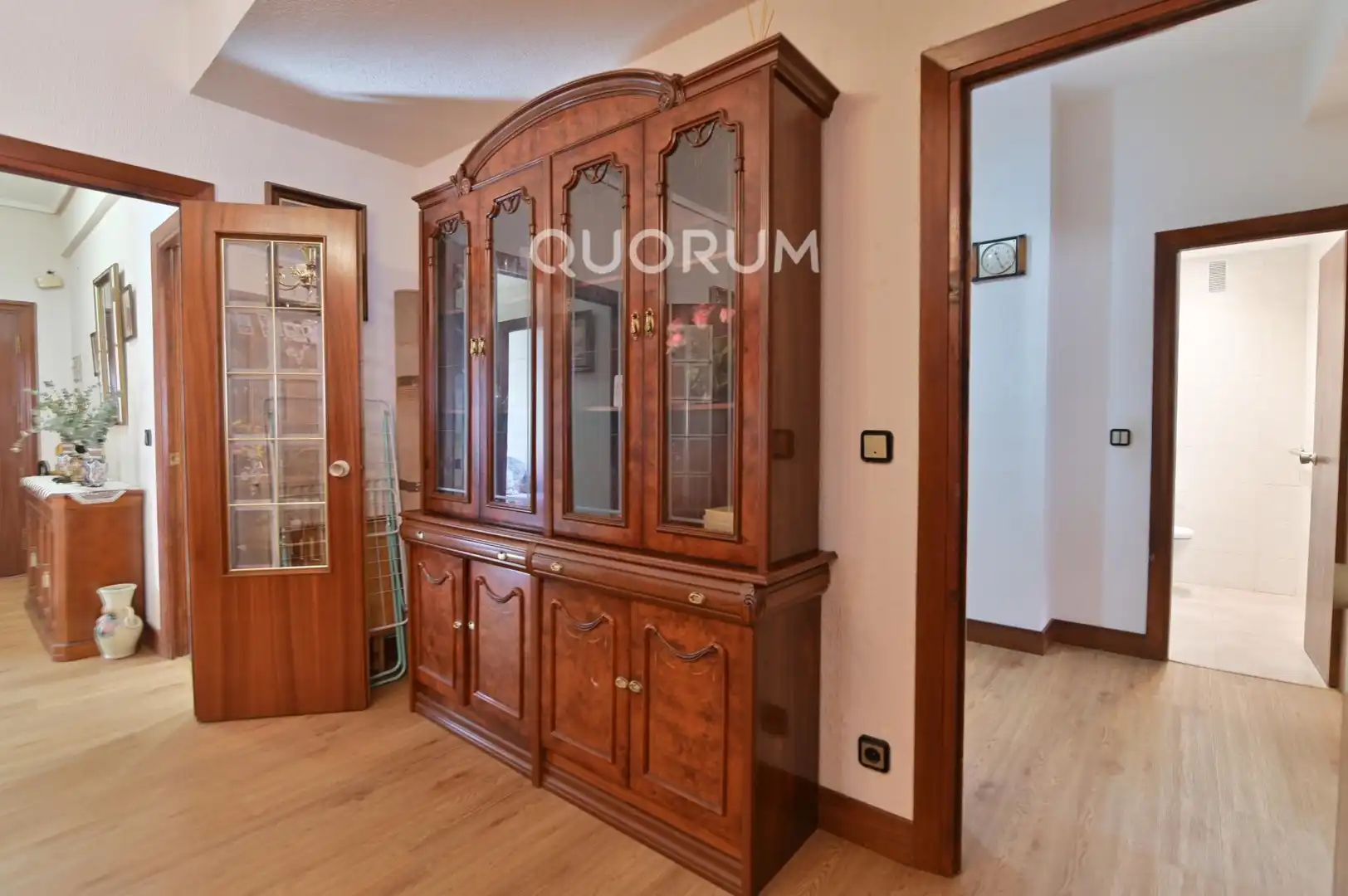 Comedor de Piso en venta en Bilbao  con Calefacción, Trastero y Amueblado