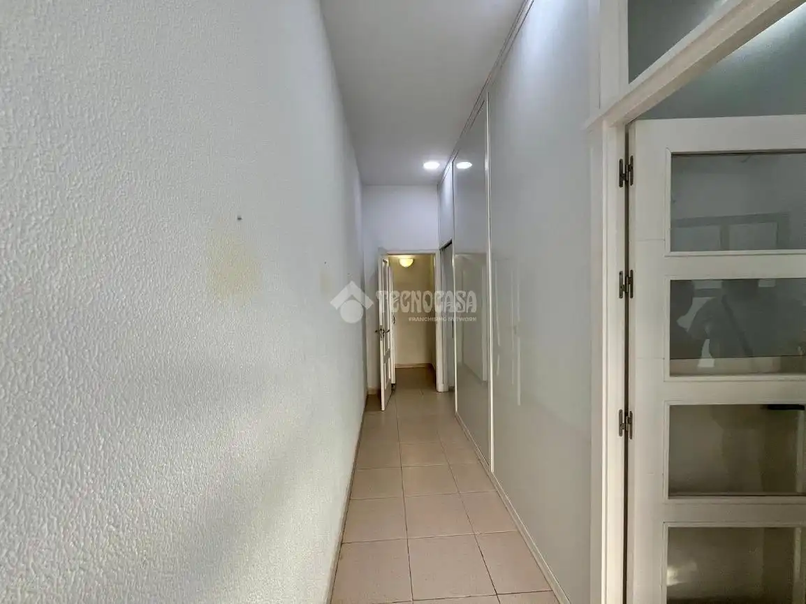 Local comercial de lloguer a Núcleo urbano, imagen 5
