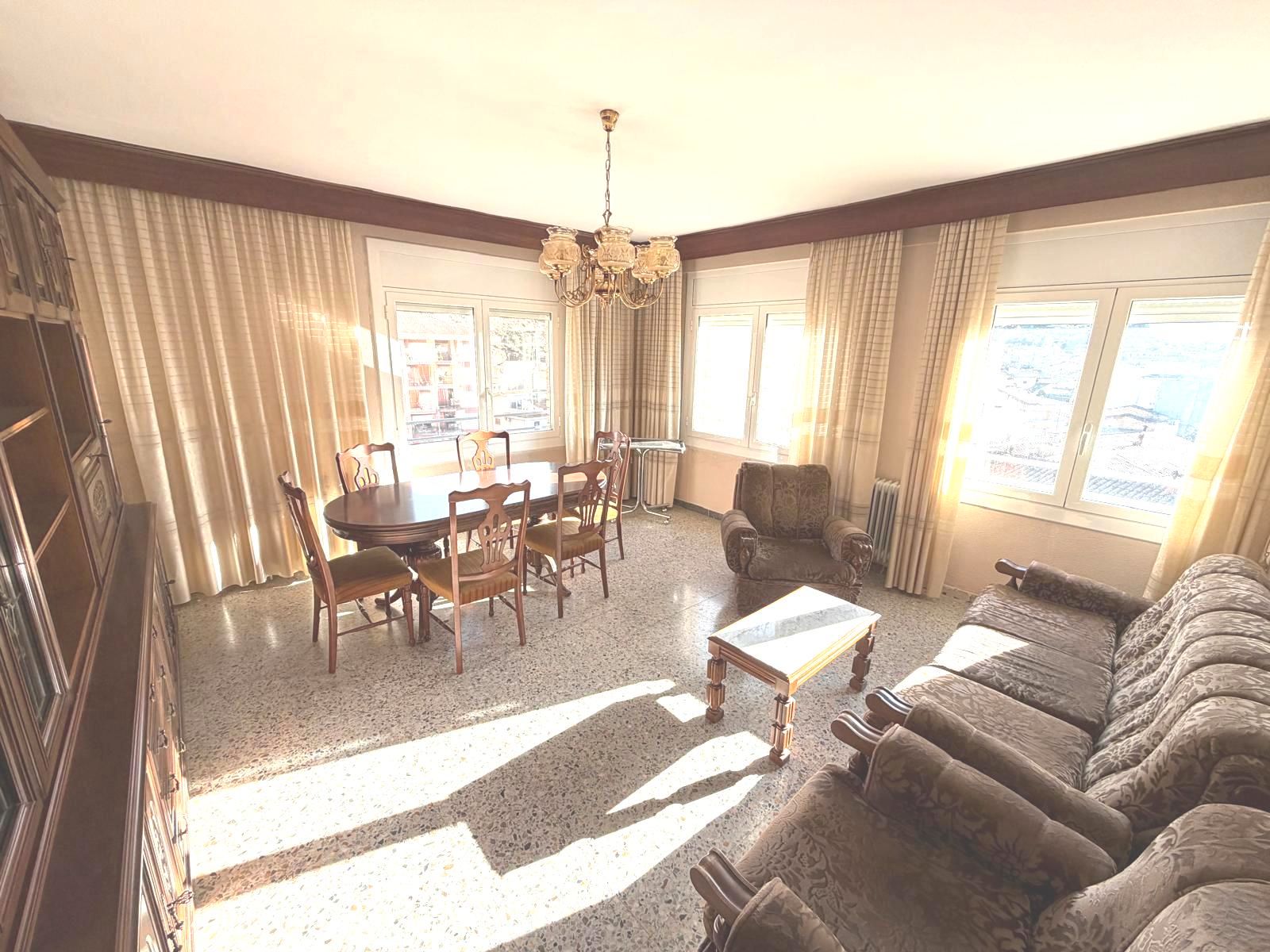 Sala d'estar de Pis en venda en Tamarite de Litera amb Calefacció, Traster i Moblat