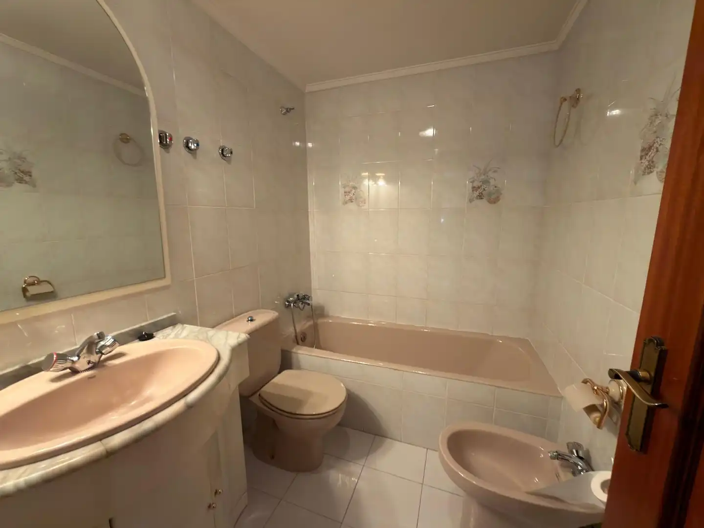 Badezimmer von Wohnung zur Miete in Galdakao mit Heizung