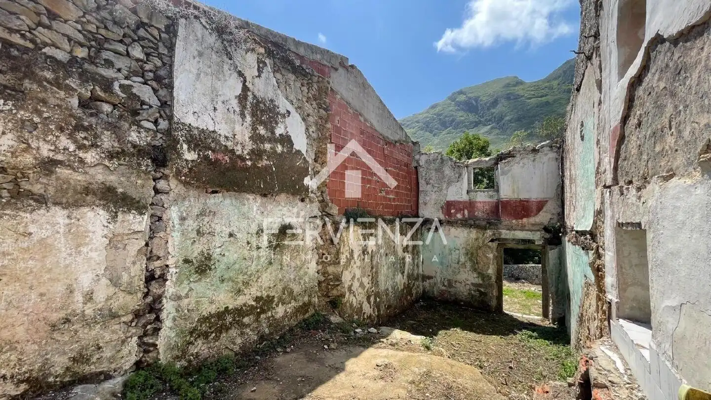 Houses for sale in Posada - Barro