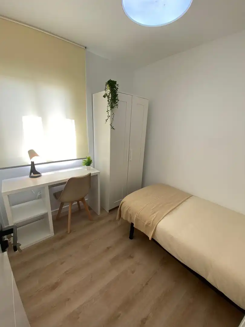 Flat for sale in Calle SIERRA DEL CASTAÑO, Tiro de Línea