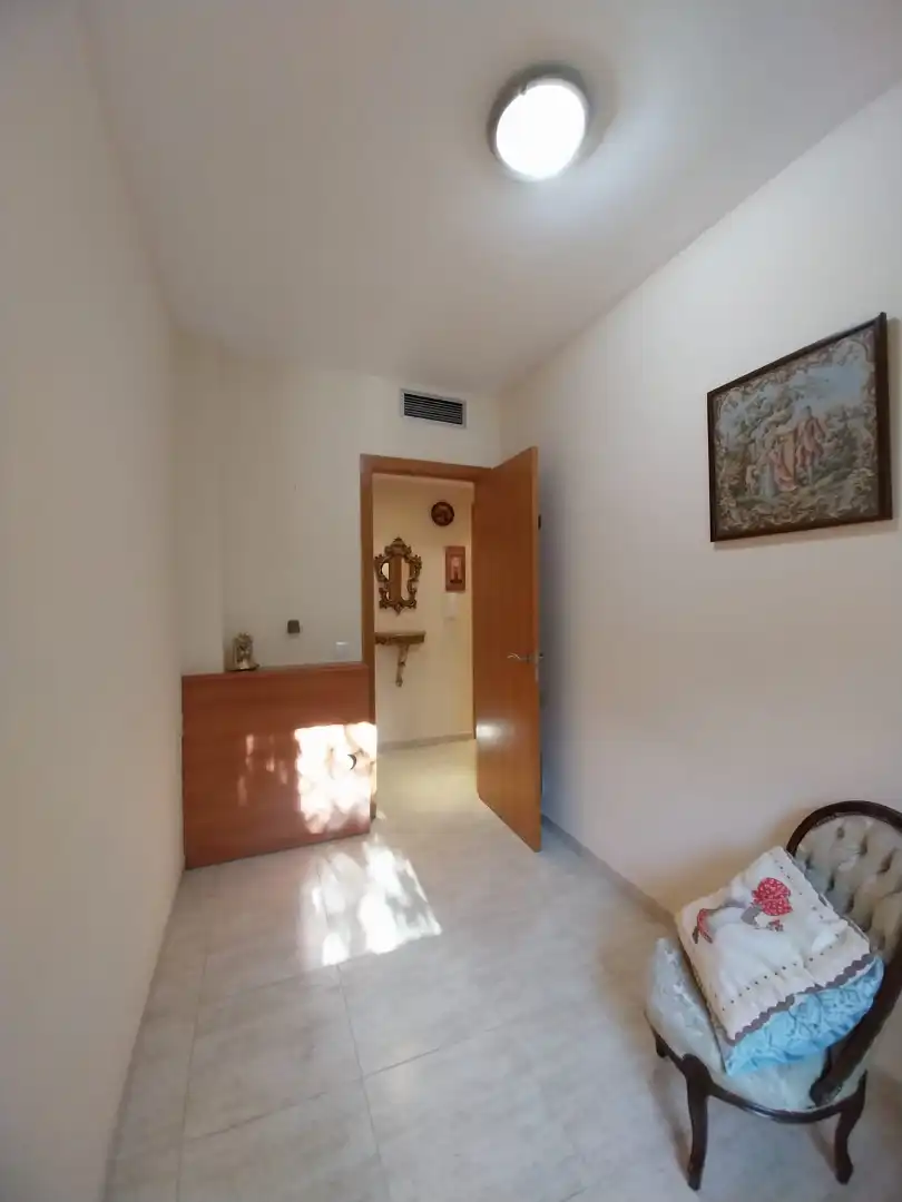 Piso en venta en Girona con Aire acondicionado, Calefacción y Horno