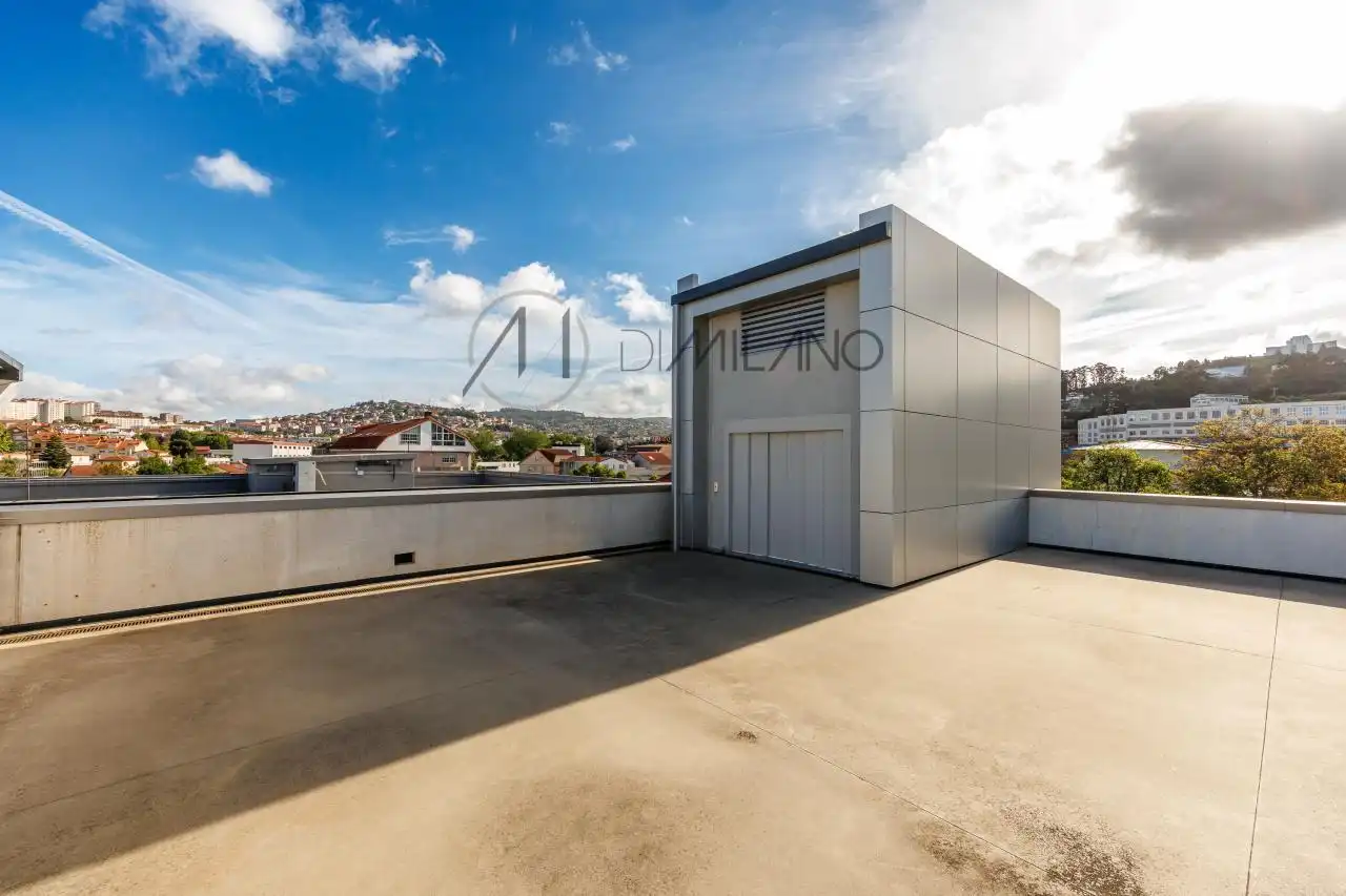 Exterior view of Industrial buildings for rent in Vigo 