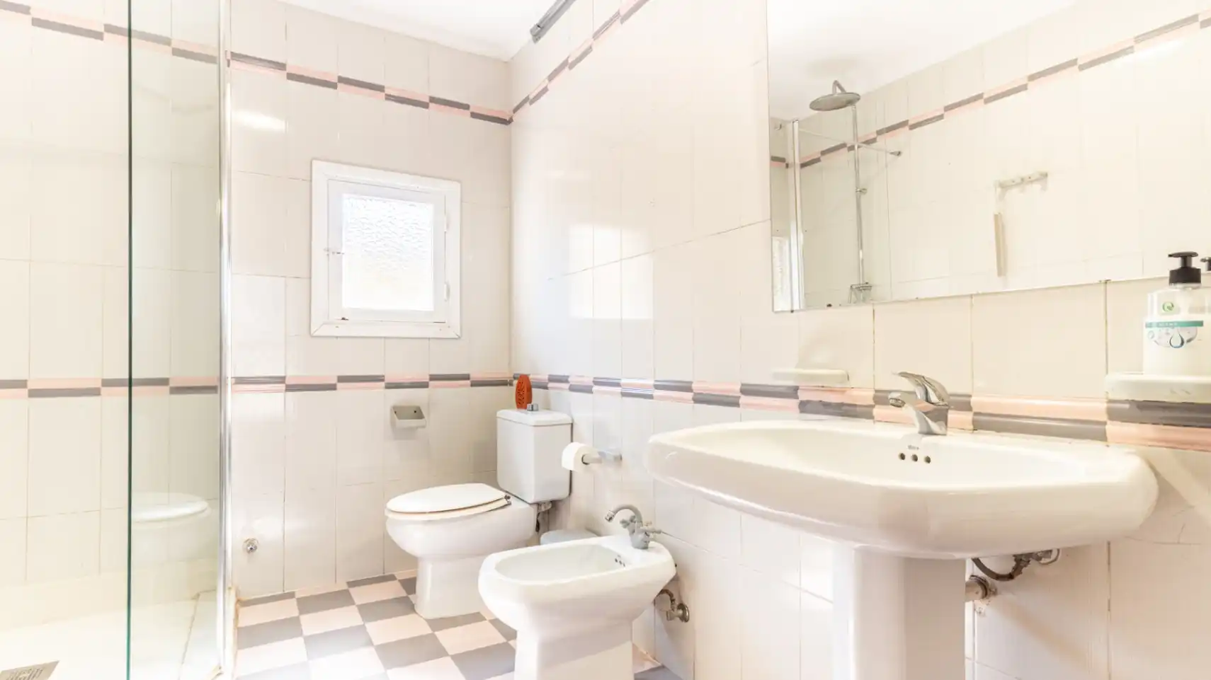 Badezimmer von Haus oder Chalet zum Verkauf in Dénia mit Privatgarten, Terrasse und Abstellraum
