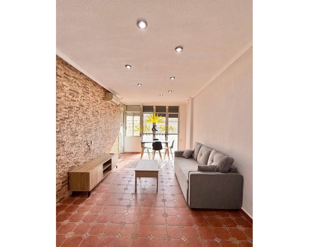 Vista exterior de Apartament de lloguer en Elda amb Aire condicionat, Calefacció i Moblat