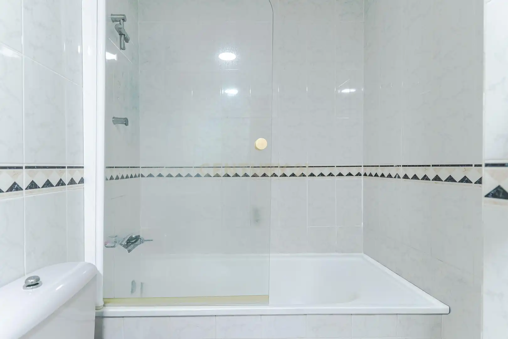 Baño de Apartamento en venta en Granada con Aire acondicionado