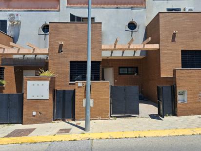 Exterior view of Single-family semi-detached for sale in Castilleja de la Cuesta