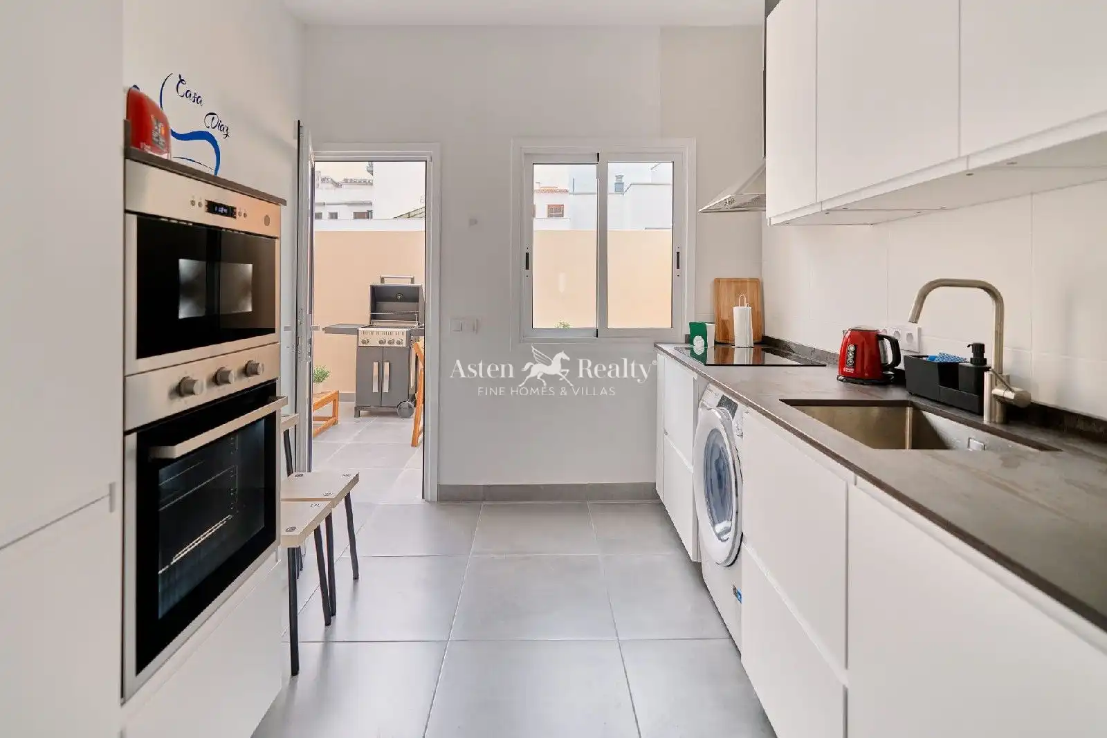 Kitchen of Buildings for sale in Icod de los Vinos