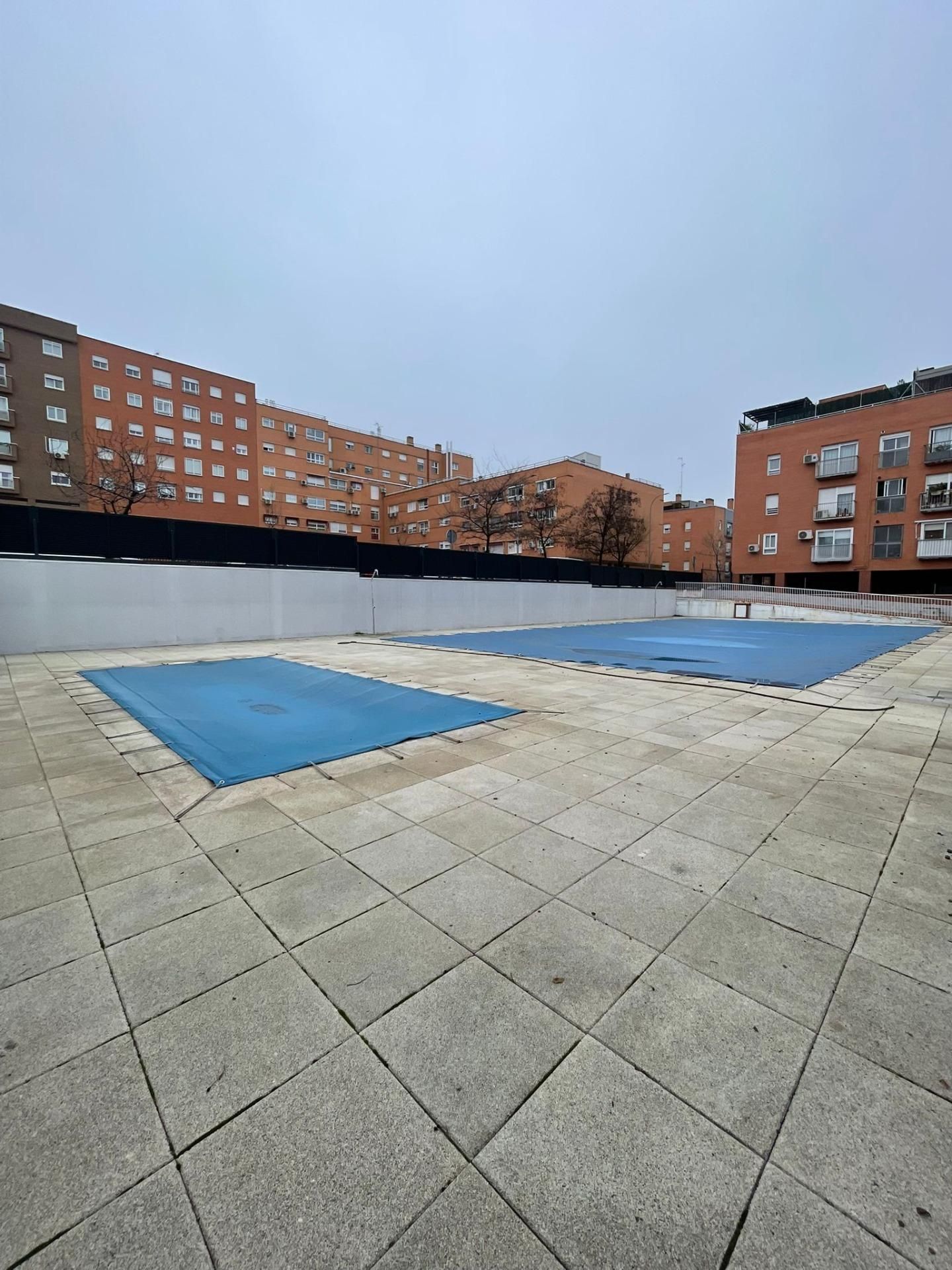 Swimming pool of Flat to rent in Móstoles  with Air Conditioner, Heating and Private garden
