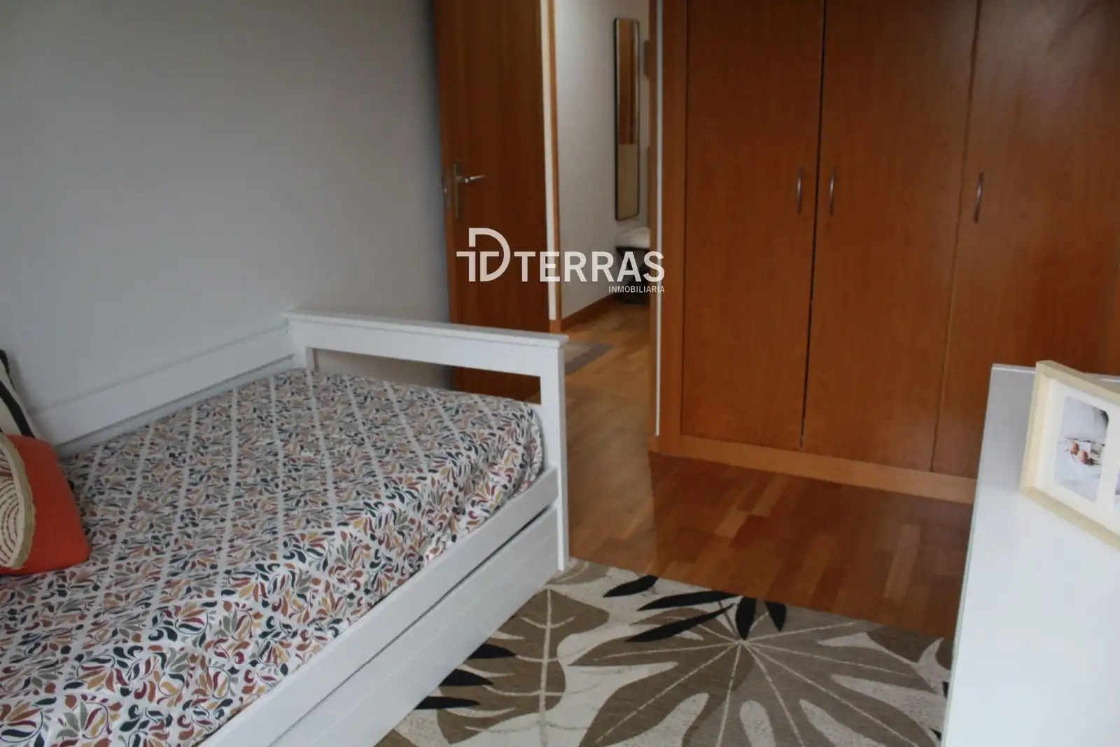 Dormitori de Pis en venda en Pontevedra Capital  amb Terrassa, Traster i Moblat