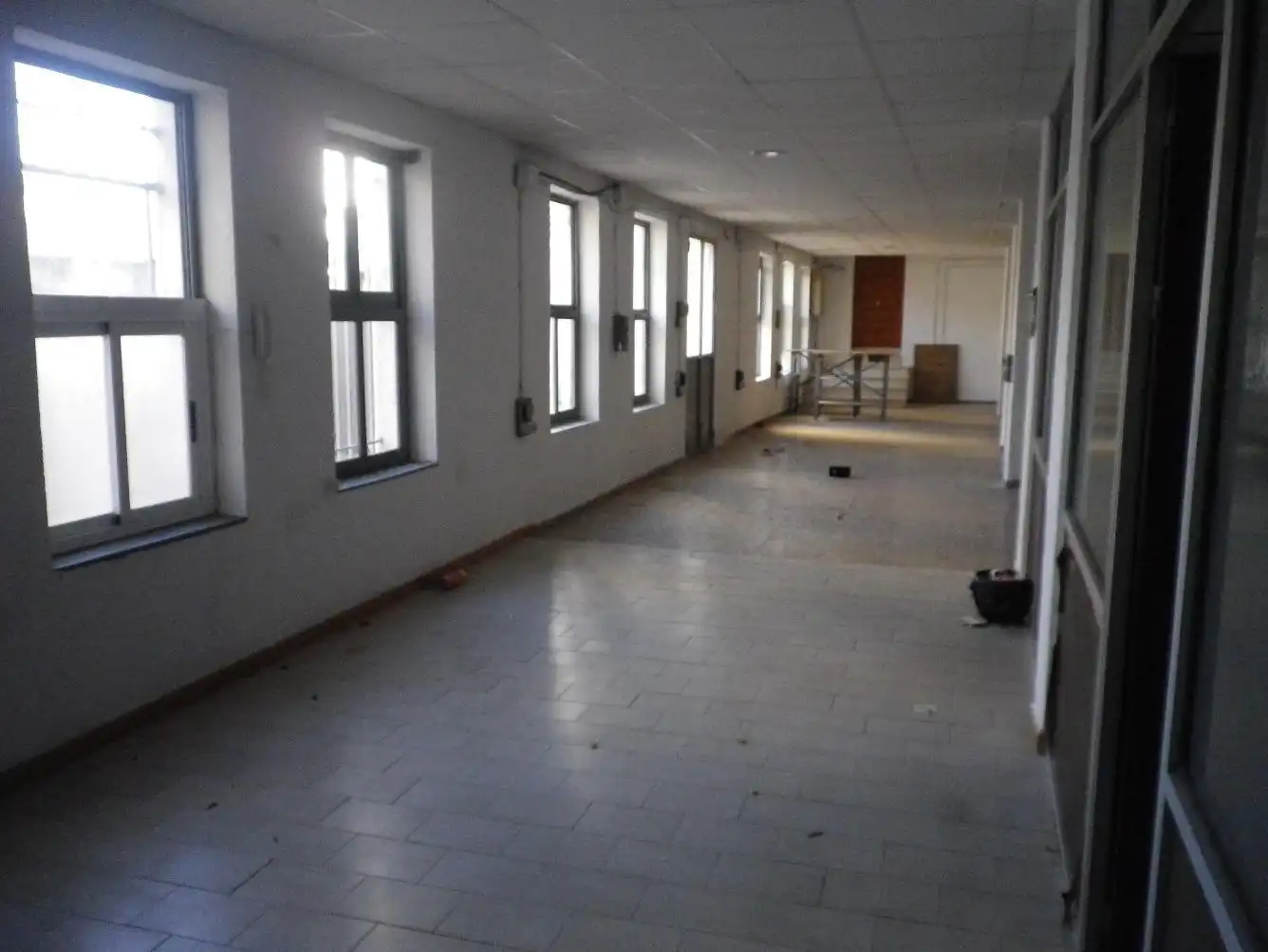Nave industrial de alquiler en Elda