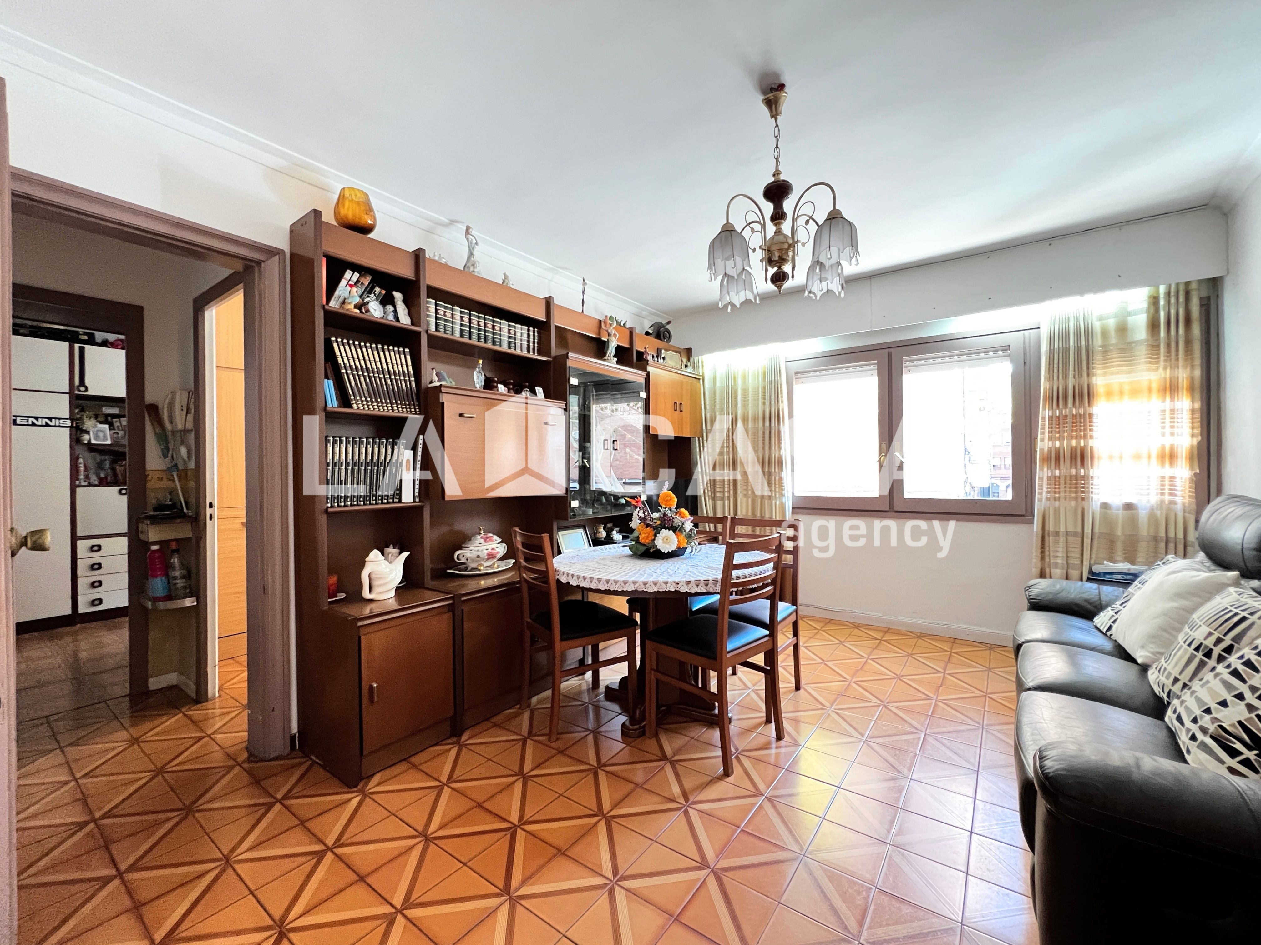Dining room of Flat for sale in Badalona