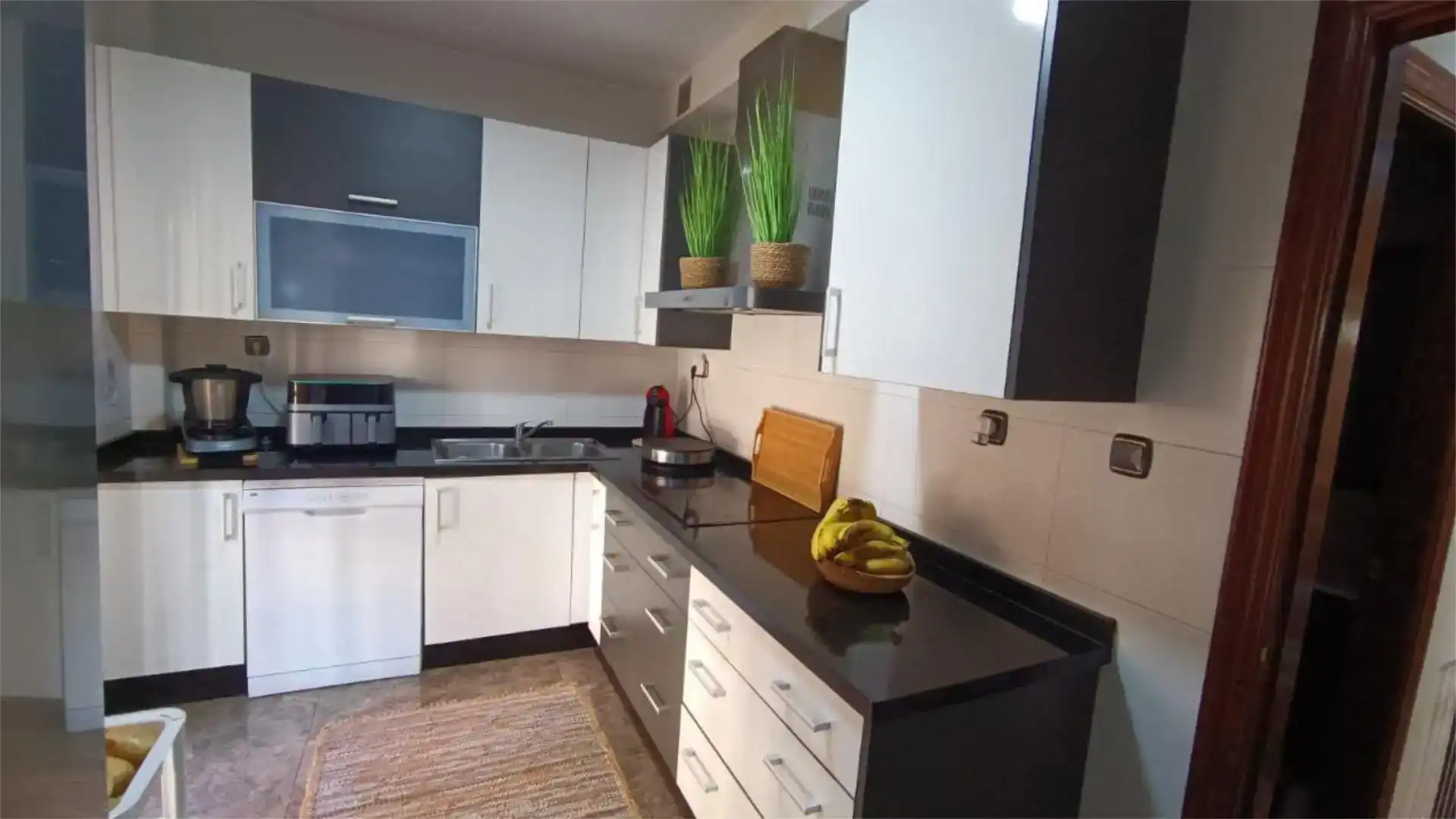 Cocina de Dúplex en venta en Melilla con Aire acondicionado, Amueblado y Horno