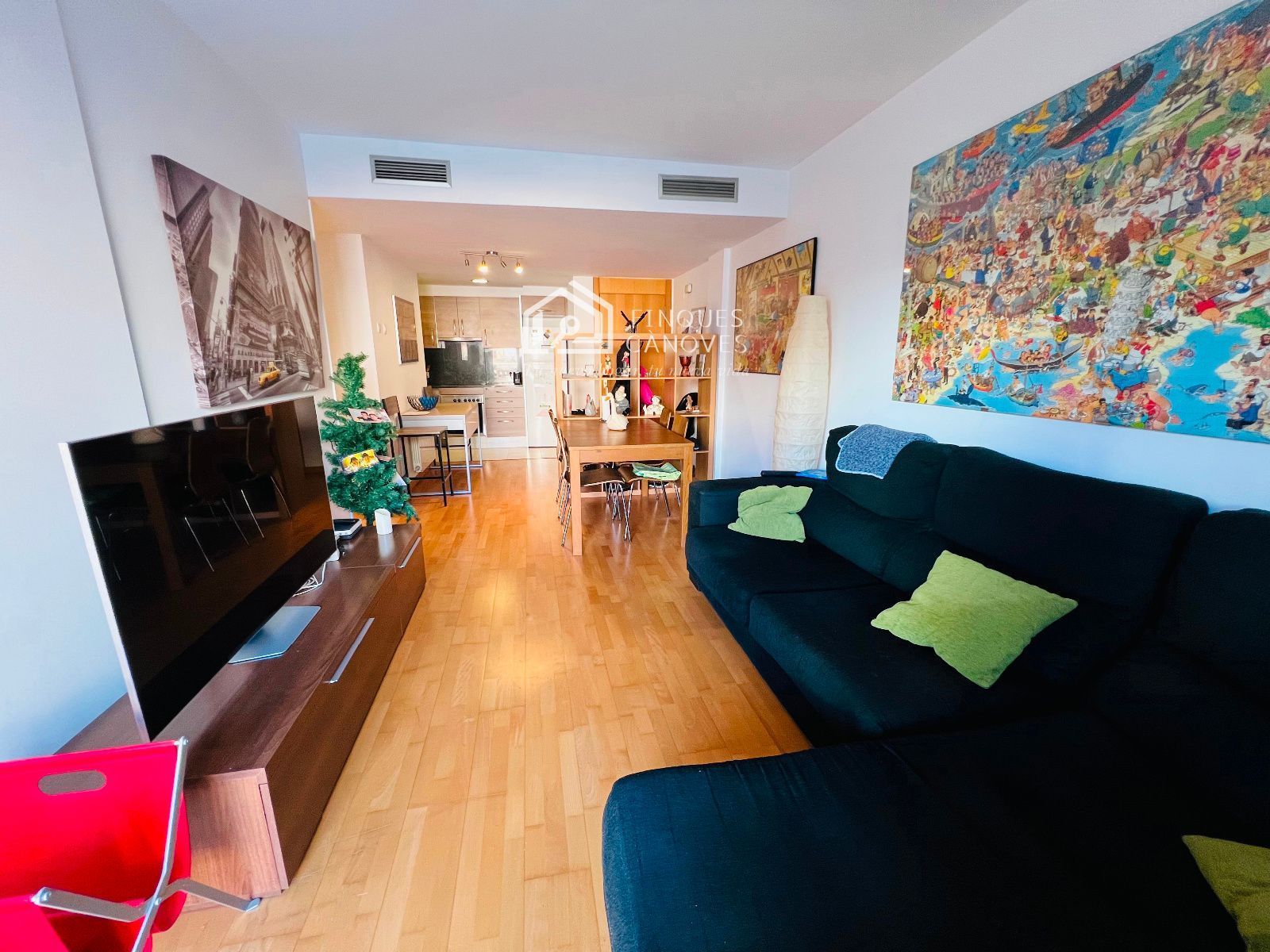 Living room of Flat for sale in Girona Capital  with Air Conditioner, Heating and Parquet flooring