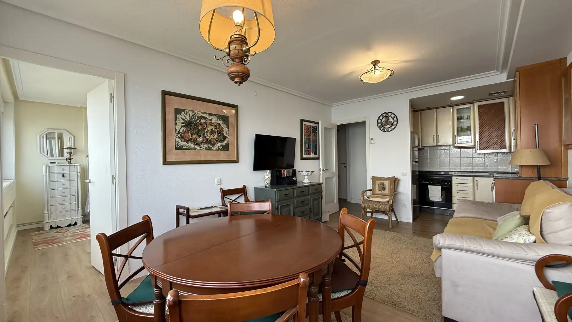 Comedor de Piso en venta en Vigo  con Calefacción, Jardín privado y Amueblado