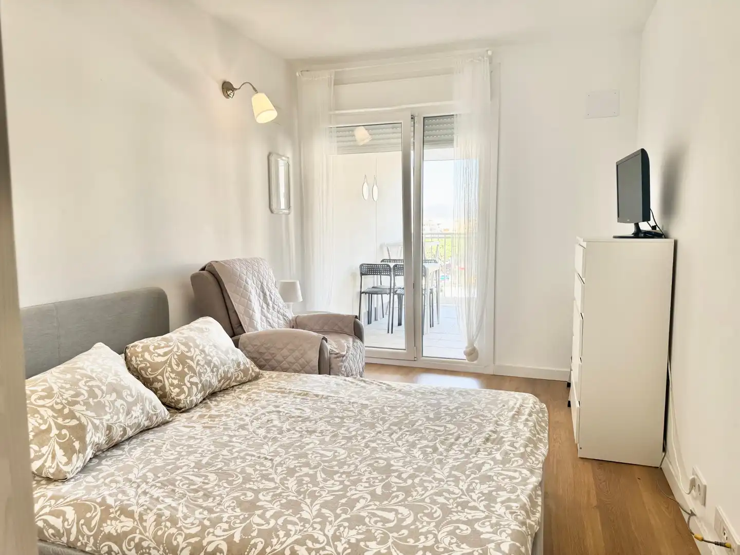 Habitación de Apartamento de alquiler en Canet d'En Berenguer con Aire acondicionado, Calefacción y Amueblado