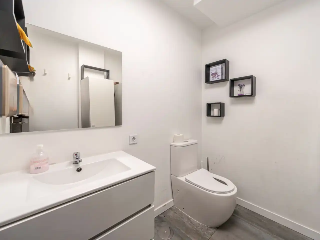 Baño de Local en traspaso en Madrid con Aire acondicionado, Calefacción y Terraza