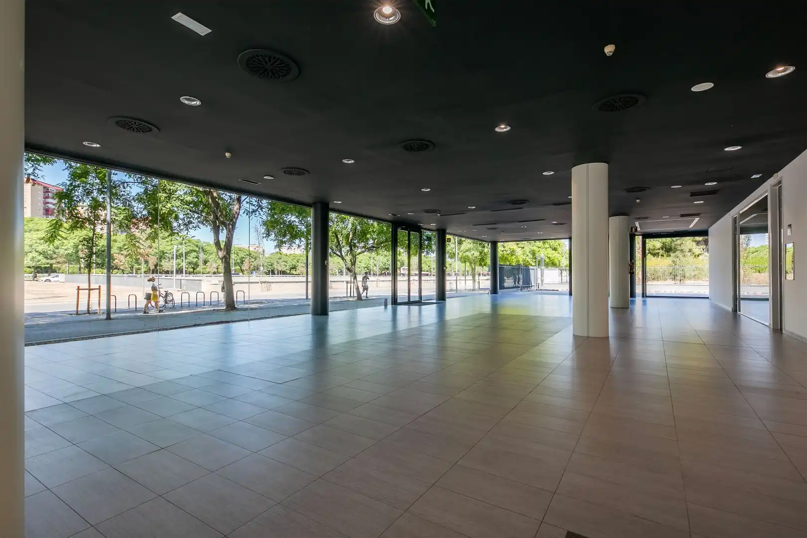 Office for rent in L'Hospitalet de Llobregat  with Air Conditioner and Heating