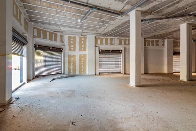 Local comercial en Venta en Carrer l'Alguer, 1 en Ensanche - Río Júcar