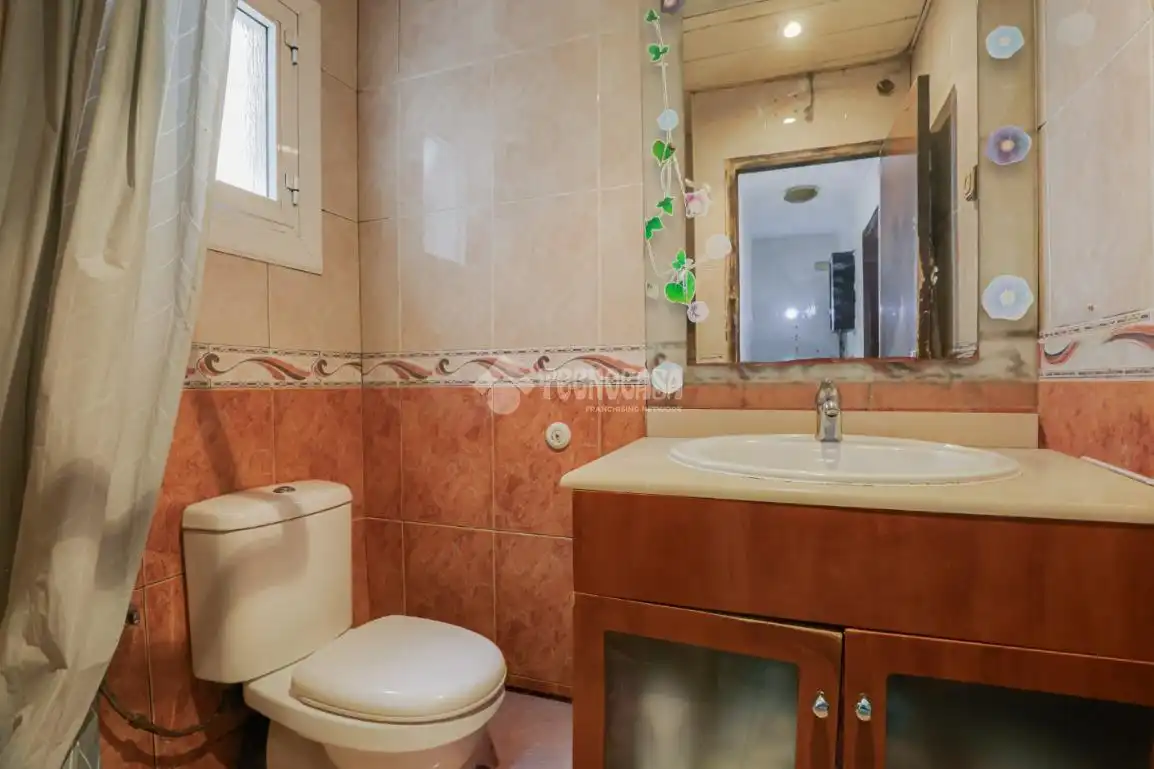 Bathroom of Flat for sale in Badalona
