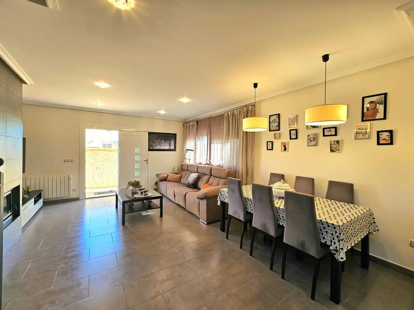 Sala de estar de Casa o chalet en venta en Torrevieja con Jardín privado, Terraza y Piscina