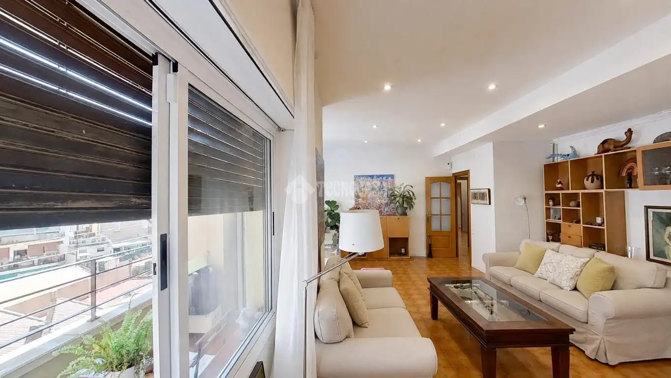 Appartamento con terrazza in vendita a Sant Martí, imagen 3