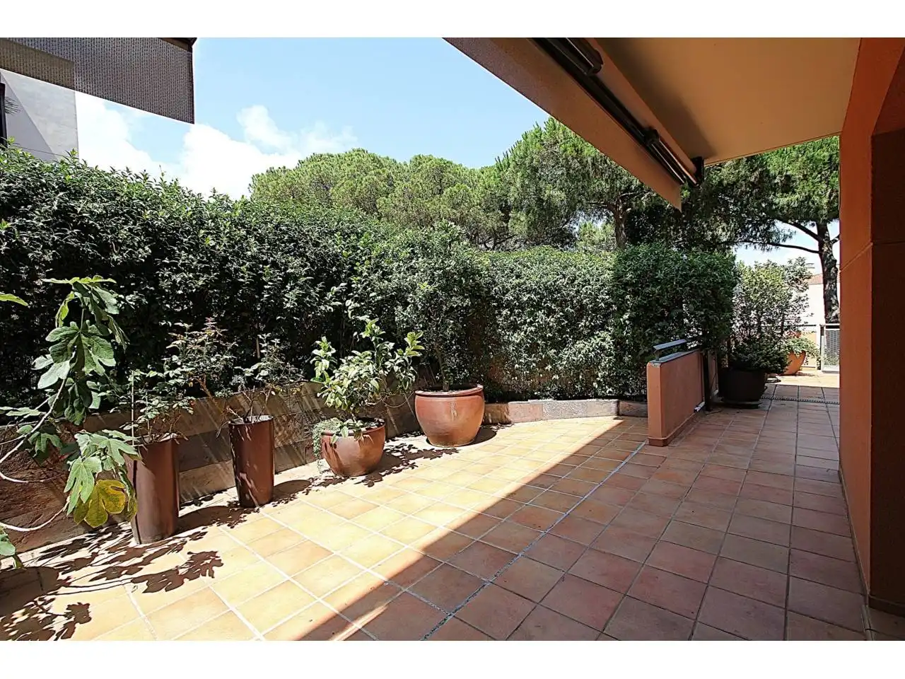 Terrasse von Wohnung zum Verkauf in Lloret de Mar mit Klimaanlage, Heizung und Privatgarten