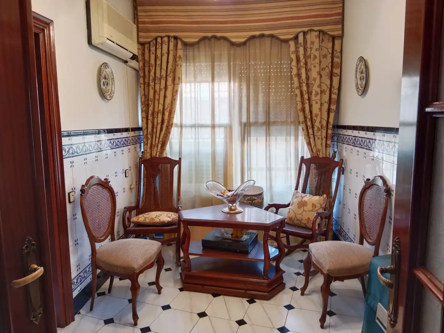 Wohnzimmer von Einfamilien-Reihenhaus zum Verkauf in Lahiguera mit Klimaanlage, Terrasse und Abstellraum