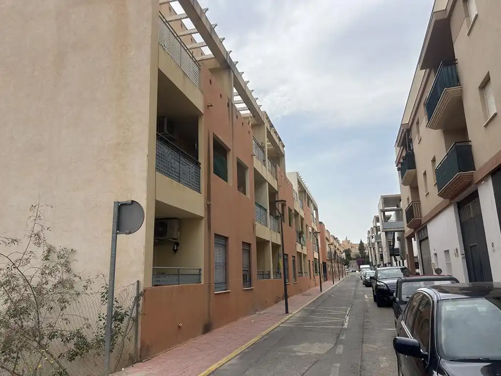 Aparcament amb ascensor en venda a Calle Ramón y Cajal, imagen 2