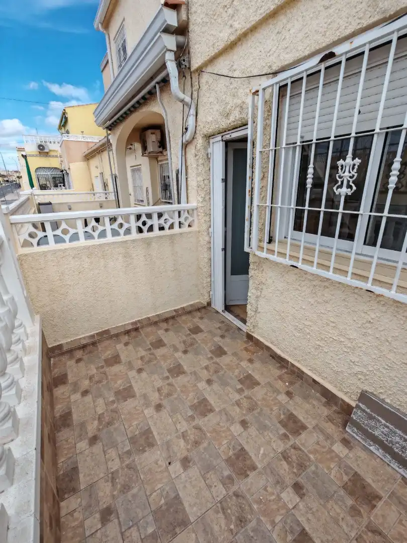 Casa adosada de alquiler en San Fulgencio