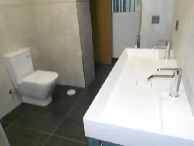 Bany de Pis de lloguer en Santiago de Compostela  amb Calefacció, Moblat i Forn