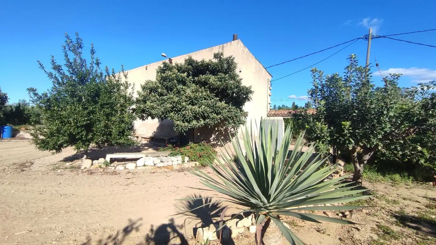 Finca rústica en venda en Constantí amb Jardí privat, Terrassa i Moblat
