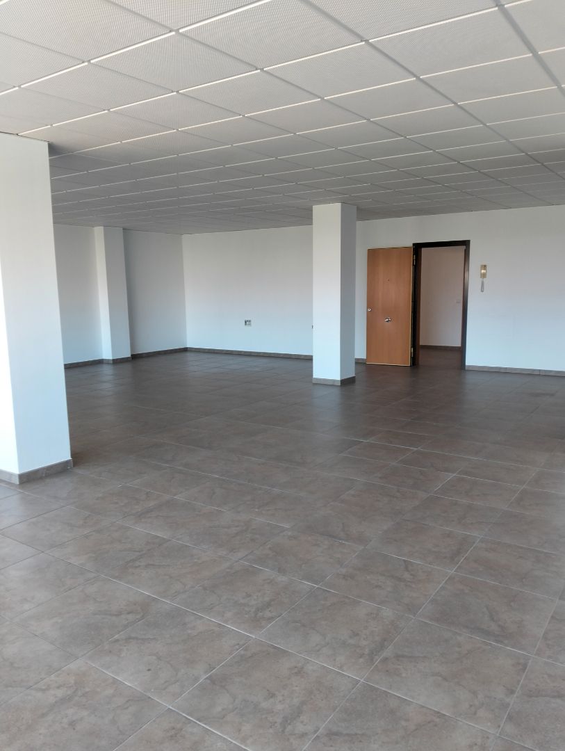 Oficina en venda en  Almería Capital amb Balcó