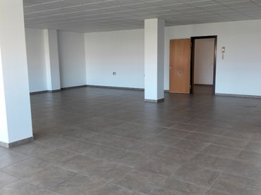 Office space with balcony for sale in El Ingenio