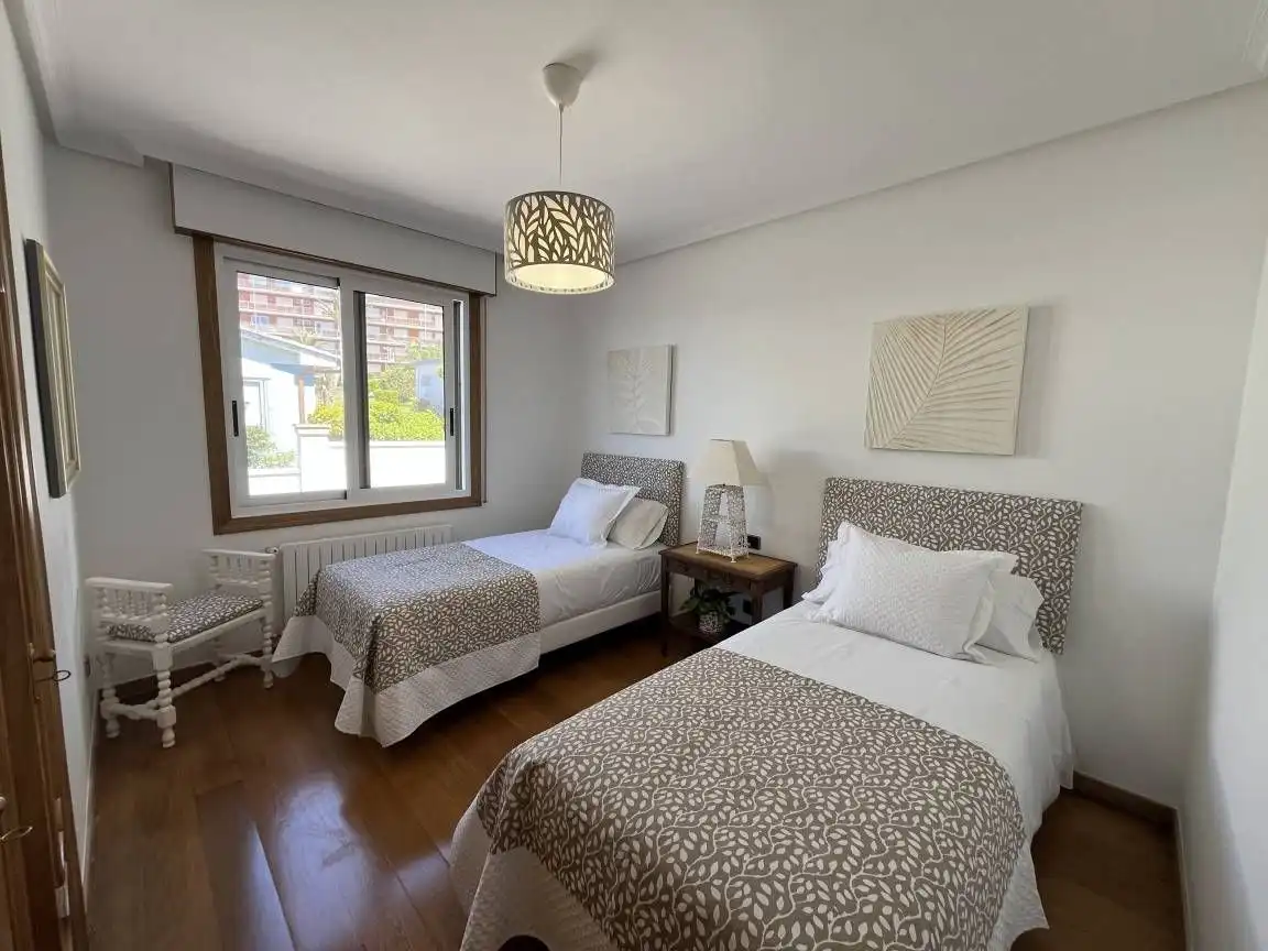 Habitación de Finca rústica de alquiler en Baiona con Jardín privado, Terraza y Piscina
