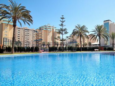 Adosado con piscina en venta en Tomás Maestre