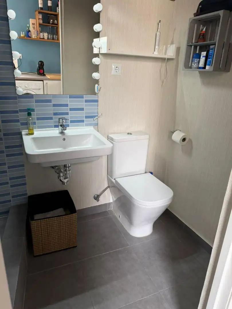 Baño de Piso de alquiler en Madrid con Aire acondicionado, Calefacción y Amueblado