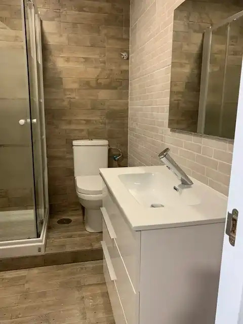 Bathroom of Flat for rent in Ferrol  with Air Conditioner, Heating and Furnished