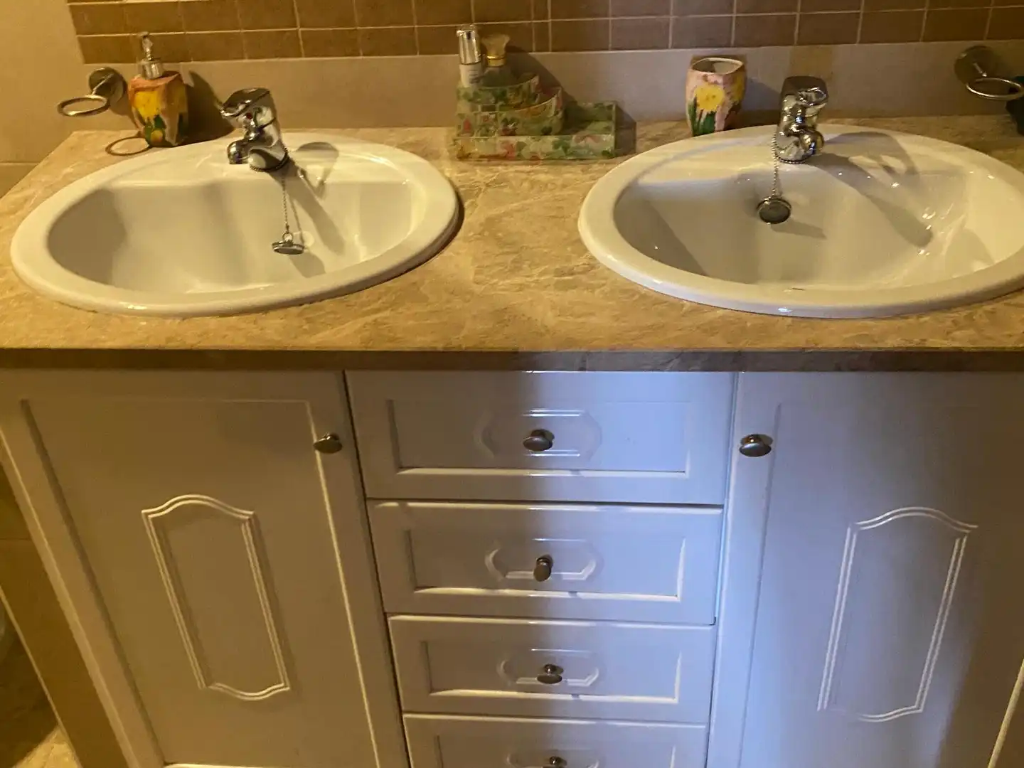Baño de Casa adosada en venta en Castilleja de Guzmán con Aire acondicionado, Terraza y Piscina