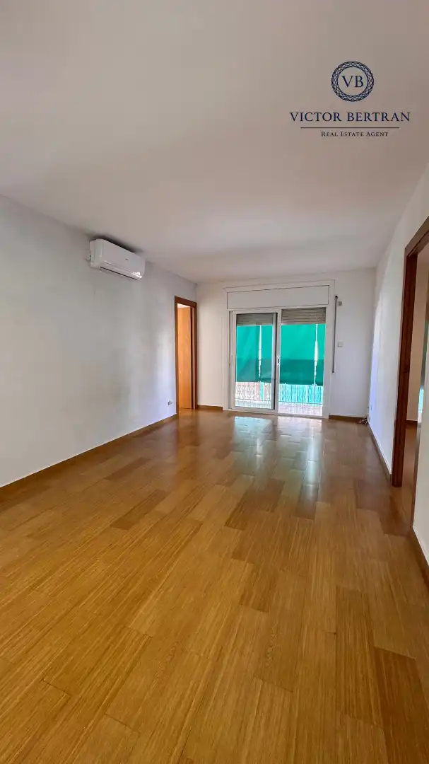 Sala de estar de Ático en venta en Premià de Mar con Calefacción, Parquet y Terraza