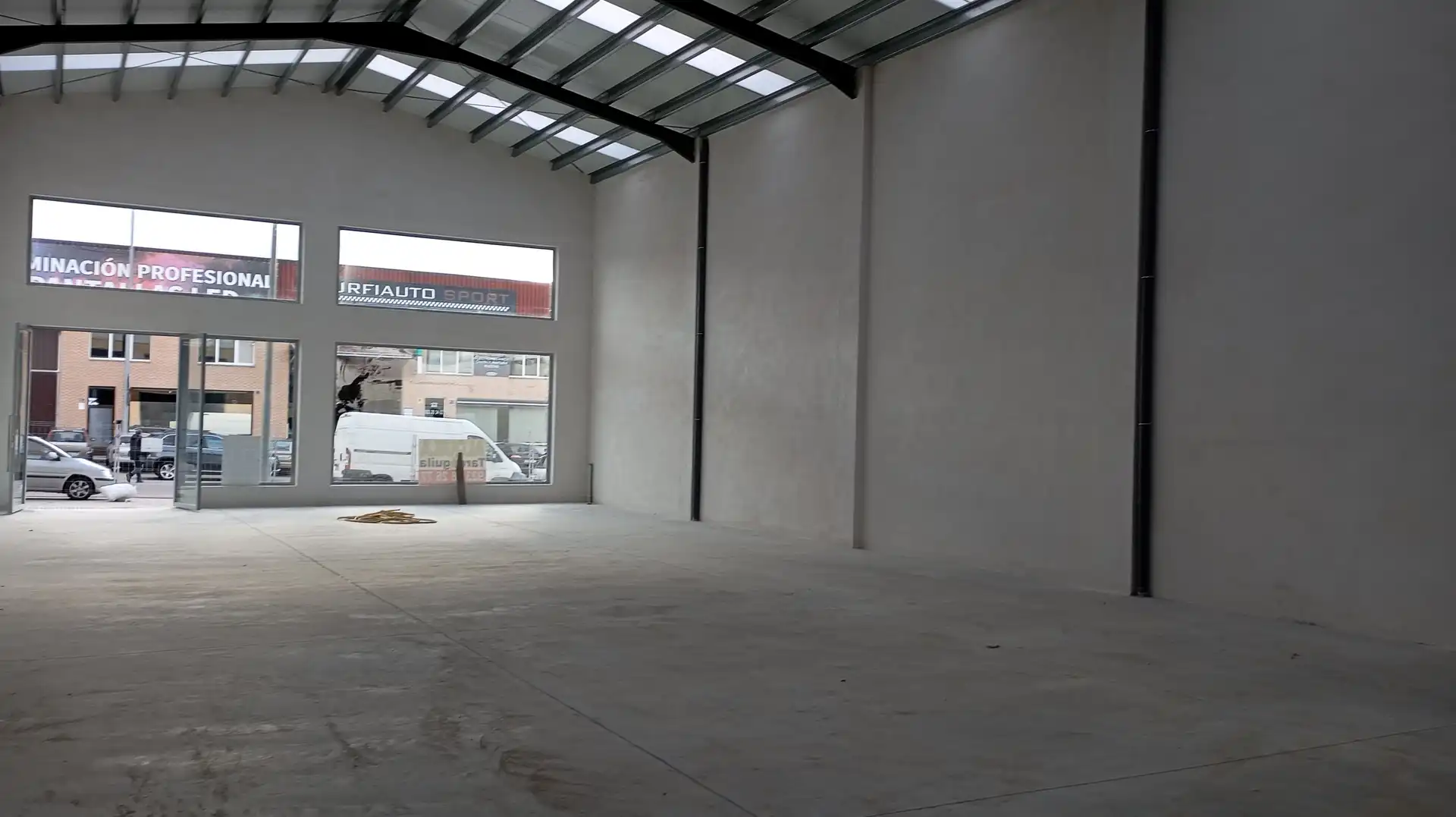 Fabrikhallen zur Miete in Avenida Fuentesaúco, 86, Villares de la Reina