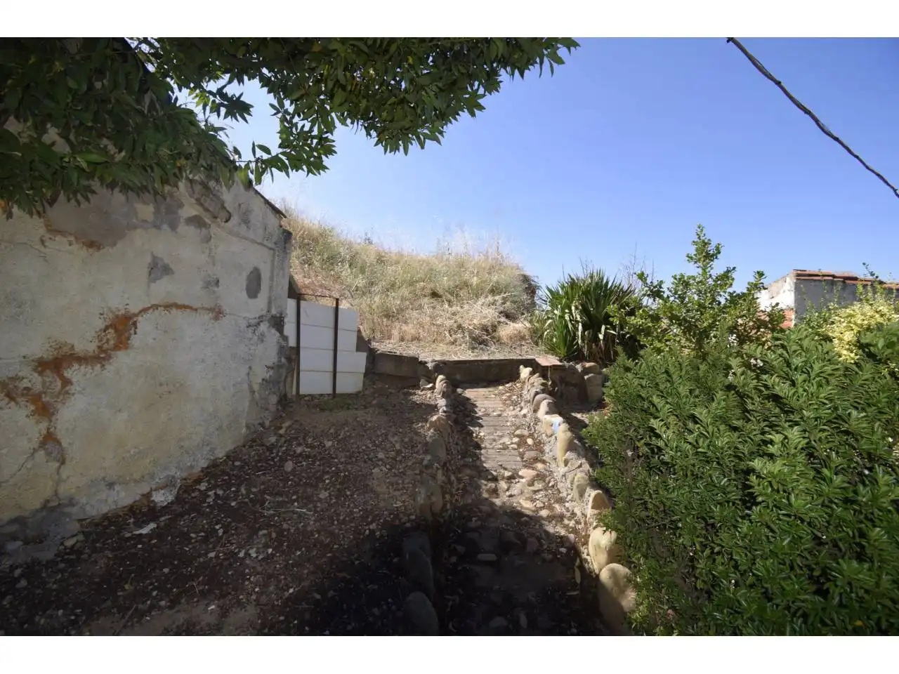 Jardí de Casa o xalet en venda en León Capital  amb Calefacció, Jardí privat i Parquet
