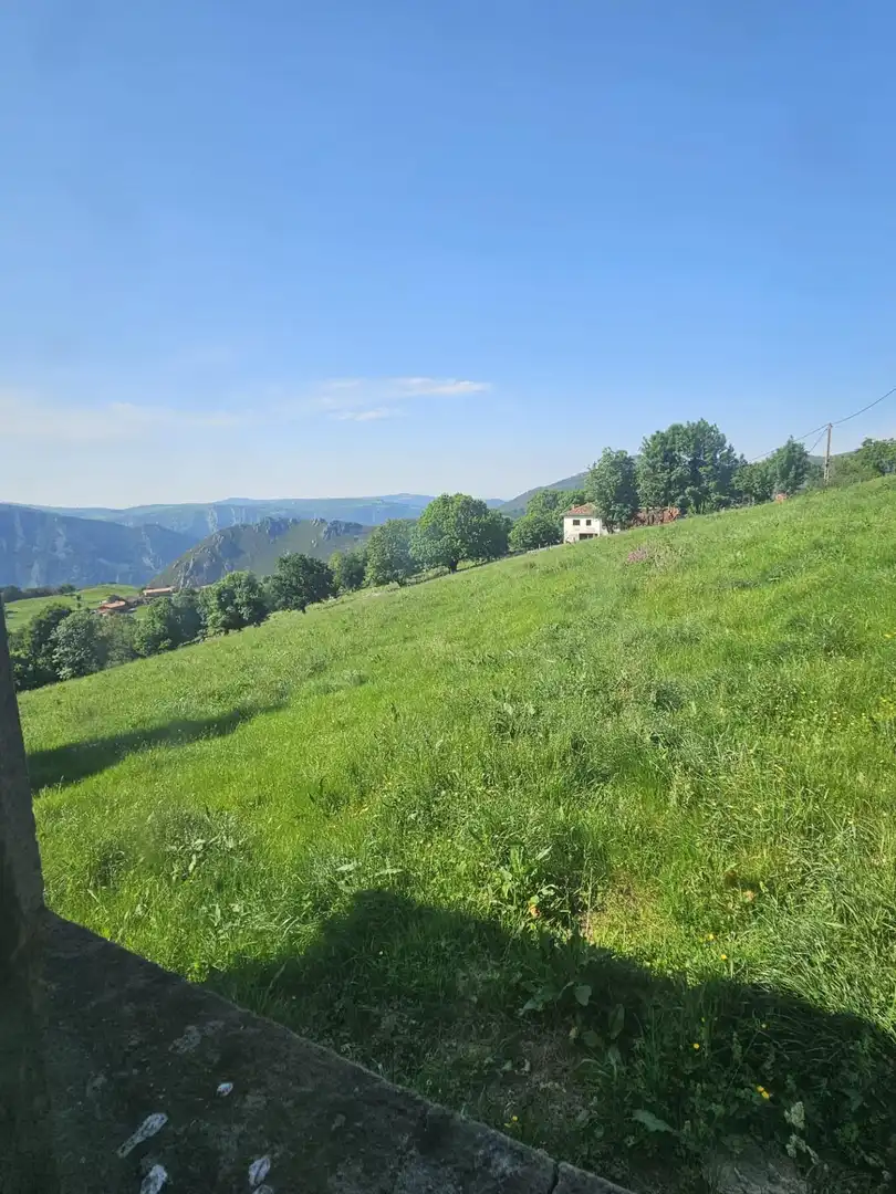 Country house zum Verkauf in Belmonte de Miranda mit Privatgarten und Abstellraum