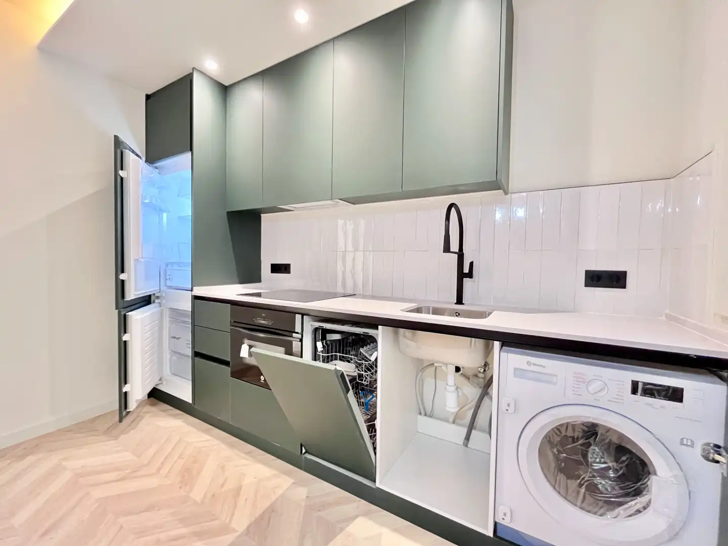 Kitchen of Flat for sale in Barcelona  with Air Conditioner, Heating and Parquet flooring